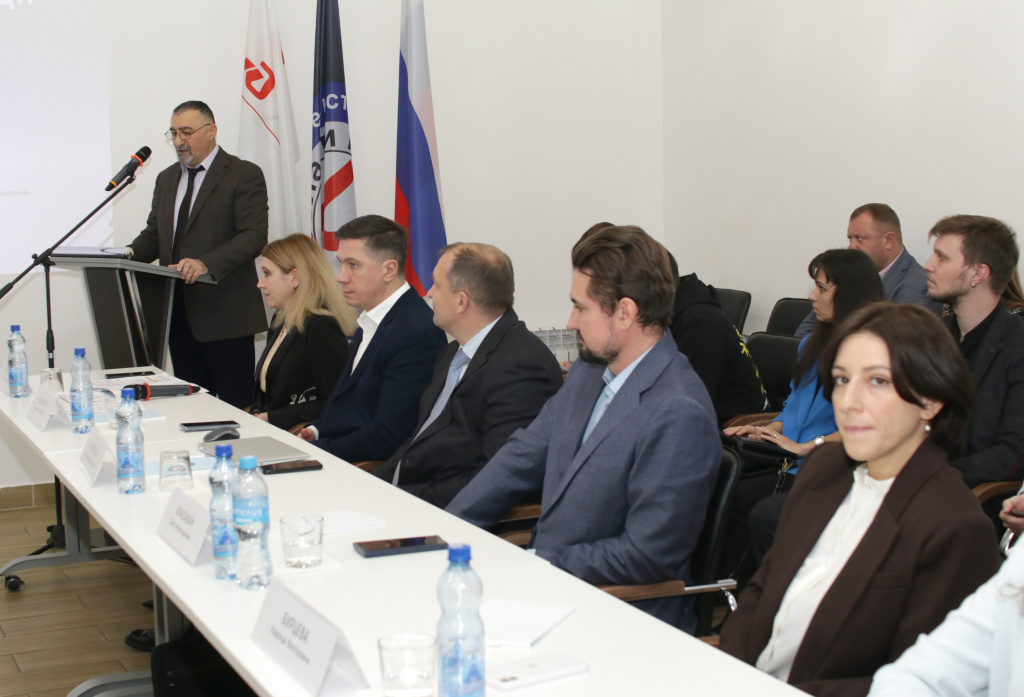 Фото с участниками.JPG